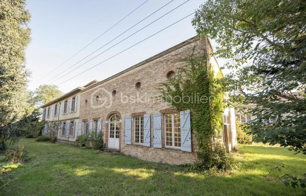 Aussonne, Duplex T4 mitoyen d'un côté avec jardinet dans bâtisse de caractère