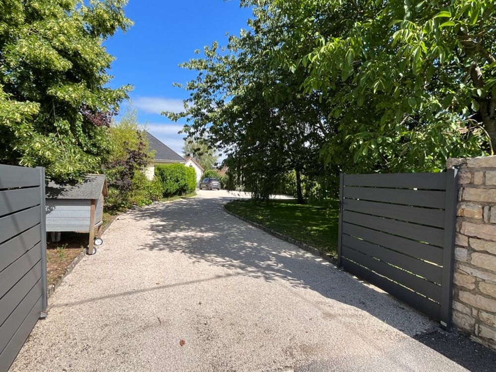 Maison à vendre 7 pièces SASSENAY (71) avec piscine, sur terrain de 1483m²