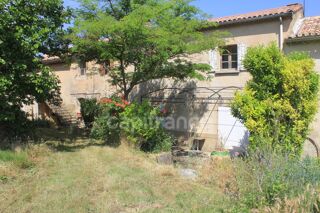 Propriété/château à vendre 15 + pièces 325 m² Saignon