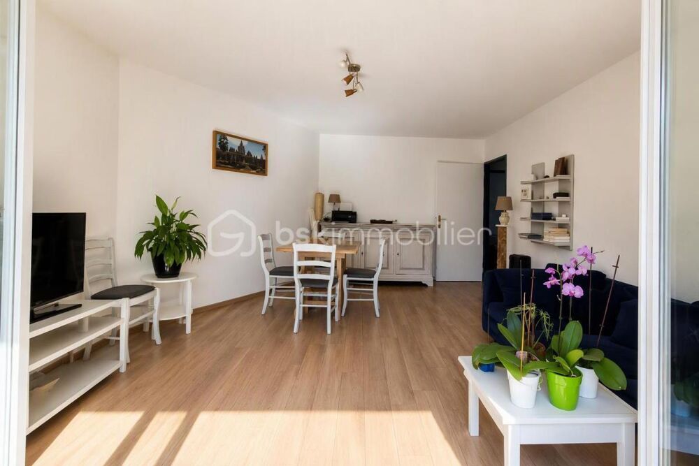 Vente Appartement HYPER CENTRE – 4 PIÈCES AVEC BALCON FILANT, LOGGIA ET PARKING Bagnolet