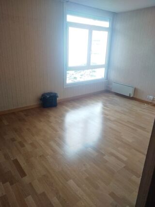  Appartement à louer 3 pièces 84 m²