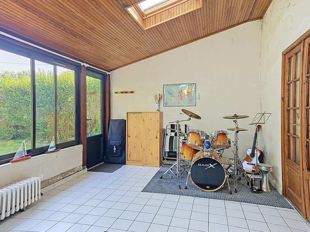 Chambre et salle d'eau au RDC