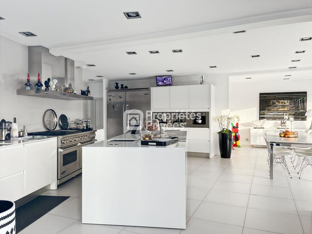 PESSAC Proche Golf : Maison d'Architecte 390 m2 ASCENSEUR -GARAGE- PISCINE