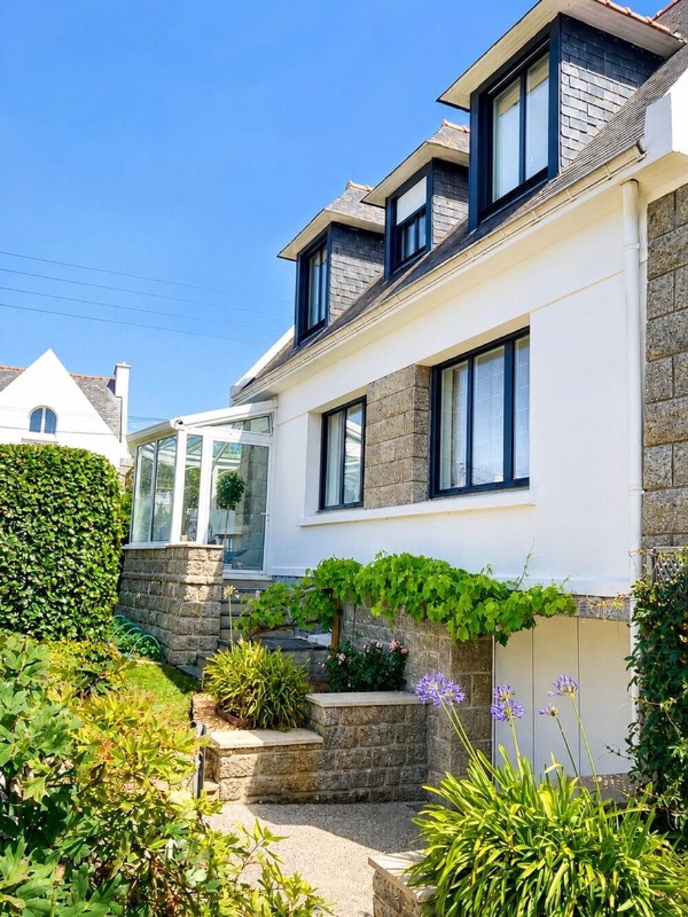 COUP DE COEUR À CONCARNEAU  MAISON FAMILIALE RÉNOVÉE AVEC PETITE VUE MER