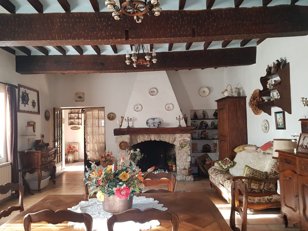 Exclusivité - Demeure dexception du XVe siècle au coeur de la Provence - Saint Trinit (Vaucluse)