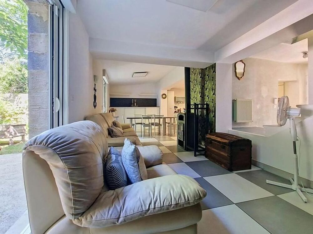 Vente Maison Maison de 5 pièces de 120,81  m² à Bourg-lès-Valence Bourg les valence