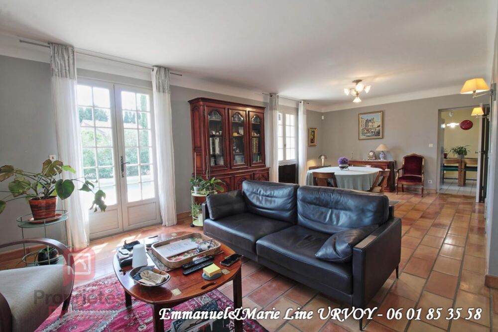 A VENDRE - Barbentane. Quartier résidentiel, maison 3 chambres, garage, piscine
