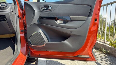 Captur 0.9 TCe 90 Life 2014 occasion 06300 Nice