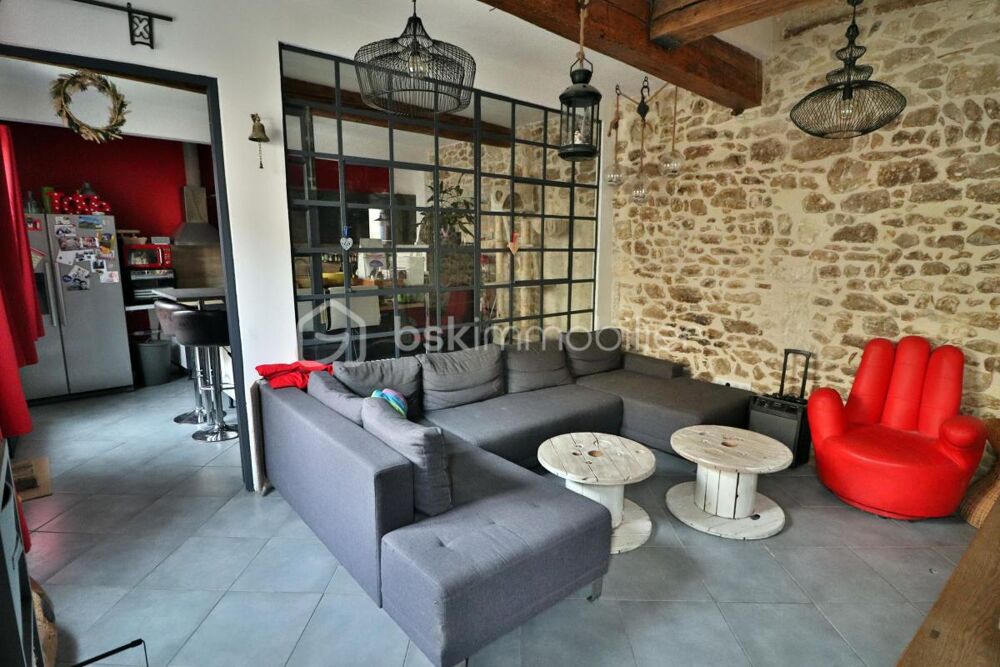 Vente Maison Maison de caractère de 185 m² – Terrasse de 22 m², pierres apparentes, loft et prestations de confort Montfrin