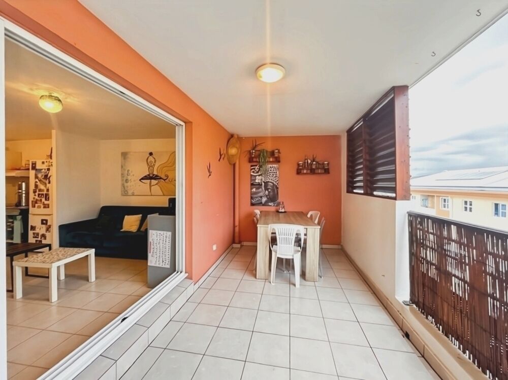 ? À VENDRE  T3 TRAVERSANT AVEC DOUBLE VARANGUE  SAINTE-CLOTILDE ?