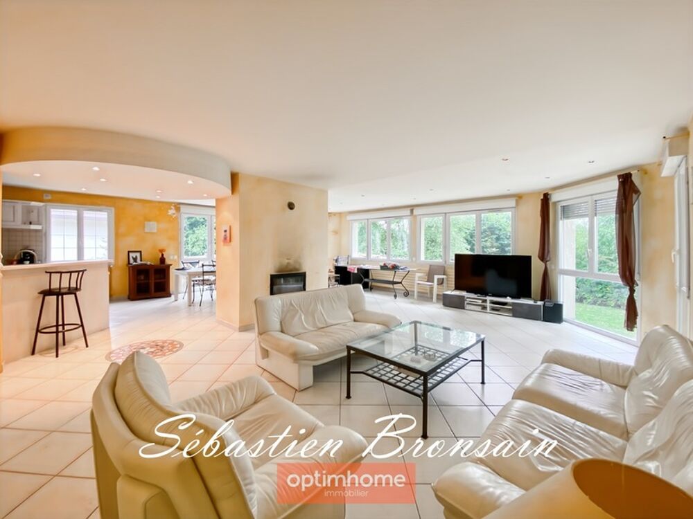 NOUVEAU PRIX  À 10 minutes de Lons-le-Saunier  Maison de 250 m² sur 4 250 m² de terrain