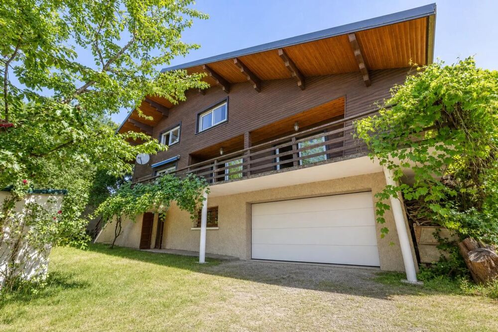 Maison atypique à fort potentiel de 9 pièces  234 m² habitables