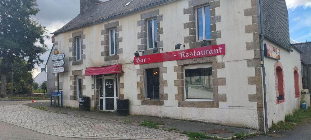 Plougonver, Bien à usage mixte Bar/Restaurant/Appartement T4 + terrain constructible avec hangar et dépendances
