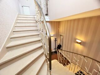  Appartement à vendre 7 pièces 196 m²