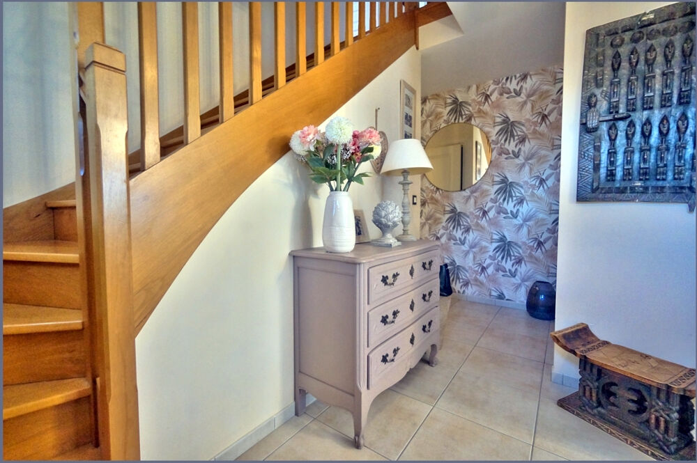 St André des Eaux - Maison d'environ 174 m² - 6 pièces, 2 salles d'eau et 1 salle de bains