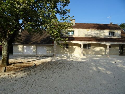   Maison à vendre 8 pièces ROULLET SAINT ESTEPHE (16) Maison - 8 pièce(s) - 229 m²