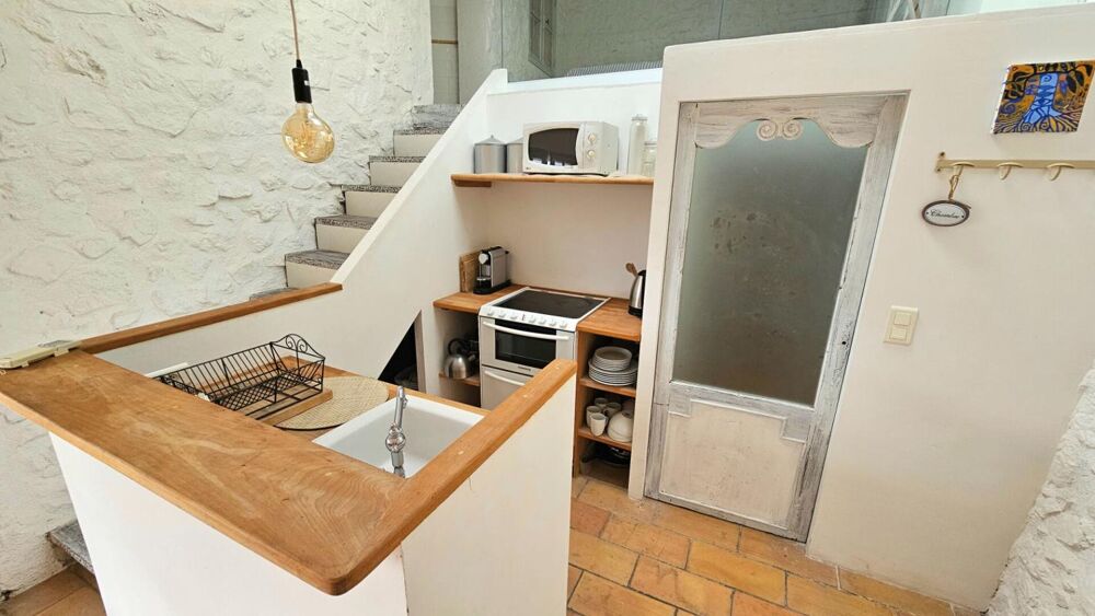Opportunité exceptionnelle pour investisseurs : grande maison avec terrasse