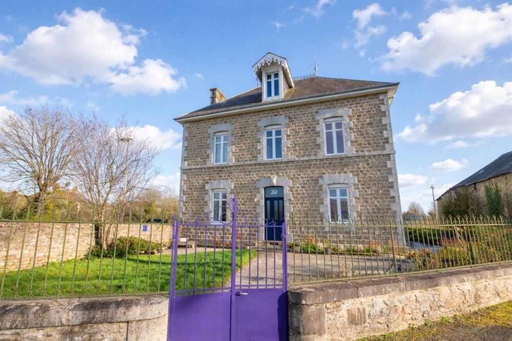 Maison à vendre GORRON (53)maison bourgeoise 3 chambres avec garage sur terrain 717 m2