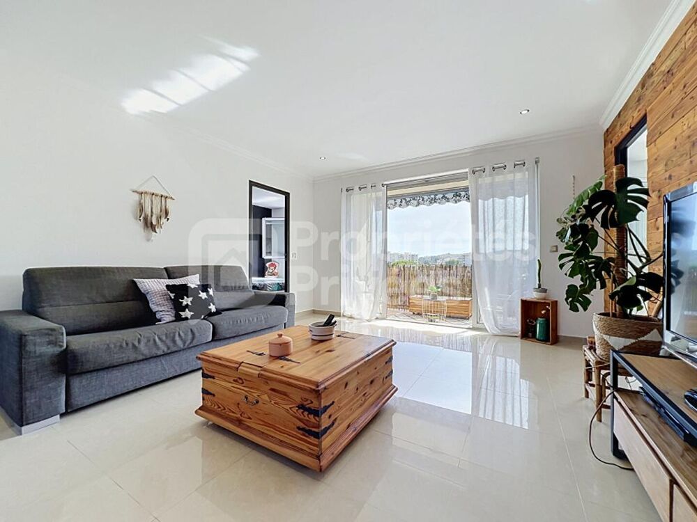 Vente Appartement T4 traversant plein Sud . Le Cannet . Entièrement rénové 2023 . Parking privatif couvert . Cave Le cannet