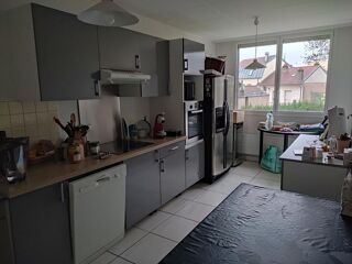  Appartement à louer 4 pièces 94 m²