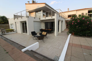  Maison à louer 8 pièces 261 m²