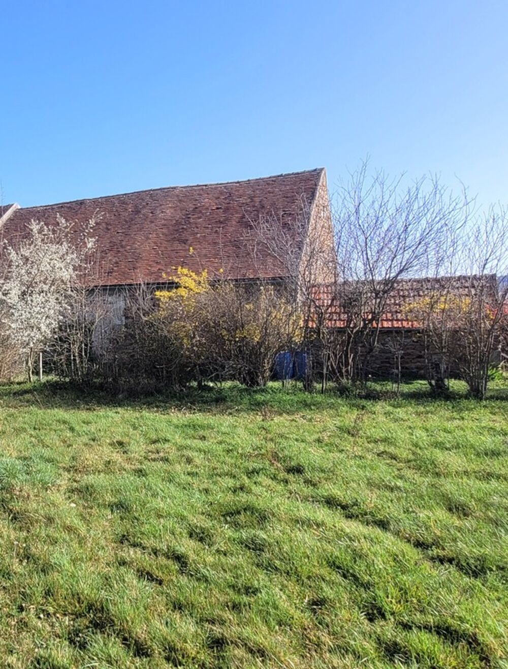 A 10 minutes de Gannnat et 30 minutes de Riom et Vichy
