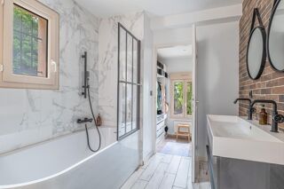  Villa à vendre 8 pièces 245 m²