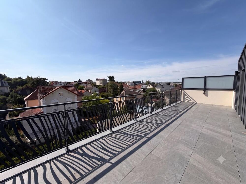 BIEN RARE DUPLEX 4 PIÈCES LIVRÉ AVEC 80M² DESPACES EXTÉRIEURS