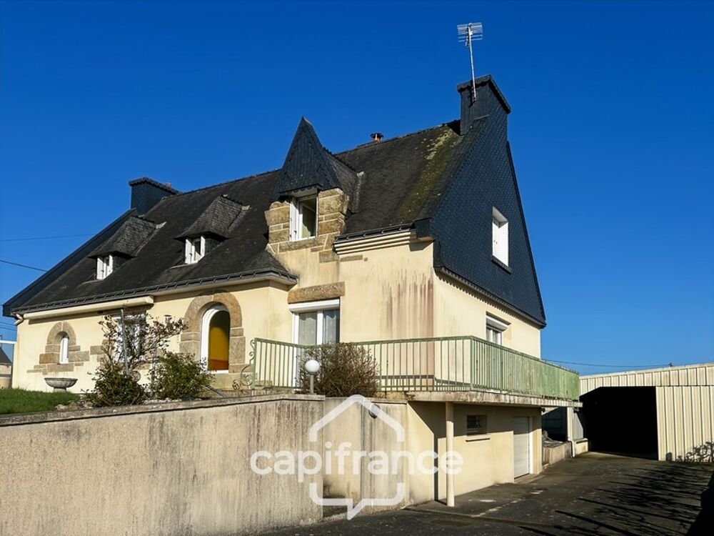 Maison néo-bretonne 8 pièces  140 m² habitables  Terrain clos 1019 m²  Garage  Hangar camping-car  Saint-Gonnery