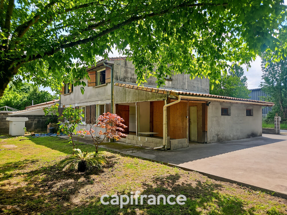 Maison à vendre 8 pièces, 164 m² AMBES (33), jardin, garage