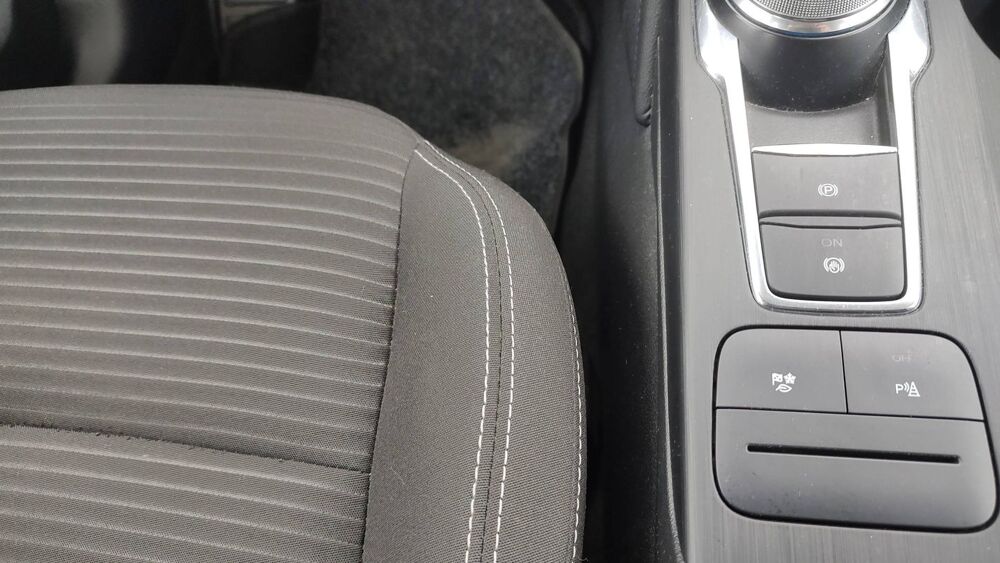 Kuga 2.5 Duratec 190 Hybrid CVT Titanium - Garantie constructeur 2022 occasion 16710 Saint Yrieix Sur Charente