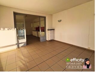 Immeuble à vendre 8 pièces 215 m²