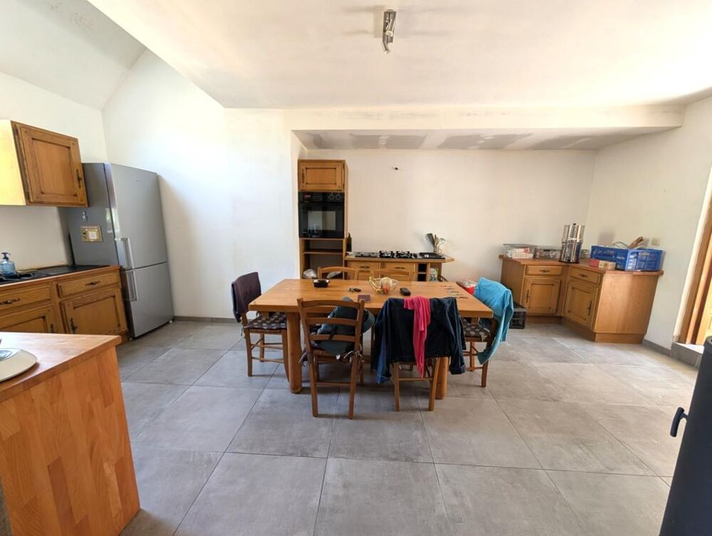 Vente Maison Mellé (35) : Longère de caractère rénovée (5 pièces) avec gîte indépendant, dépendances et potentiel d'aménagement Melle