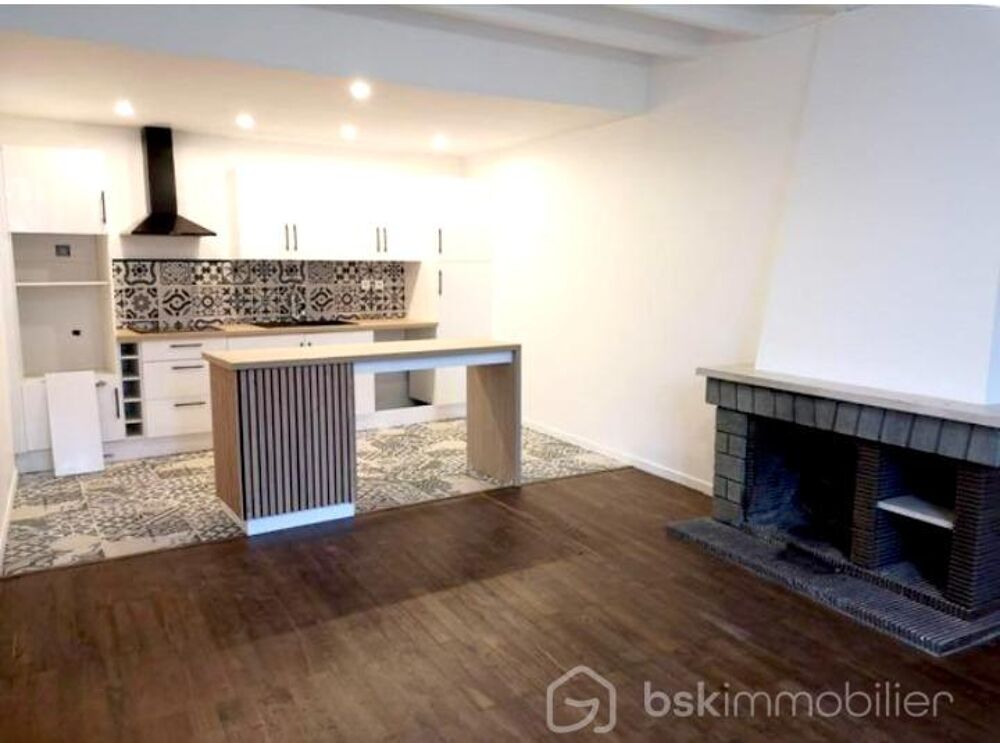Vente Maison Maison/Villa 175M² Rénovée, terrain et grange 5MIN de Sauzé Vaussais Sauze vaussais