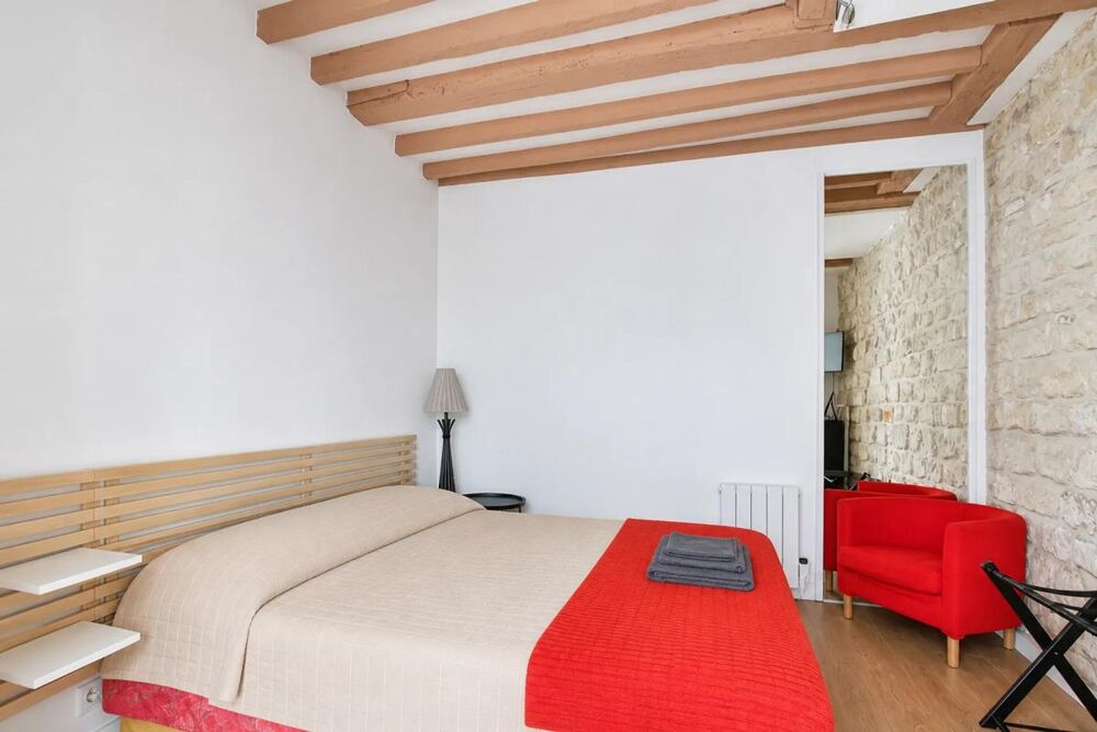 2P de 25 m² loué, au calme à Paris 7e