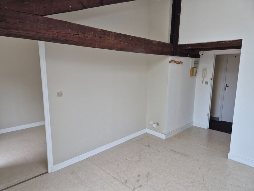 Vente Appartement Appartement T2 en résidence sécurisée, face Hôtel de Ville, proche tous commerces et transport Angouleme