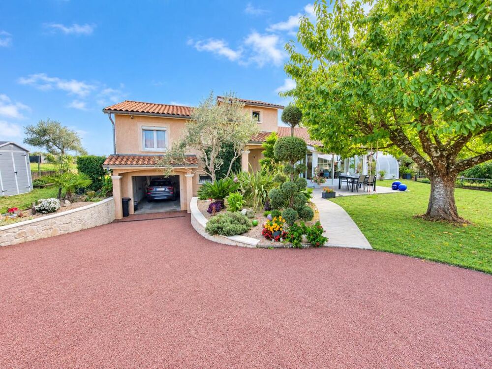 à vendre  Maison Saint-Priest (69800)