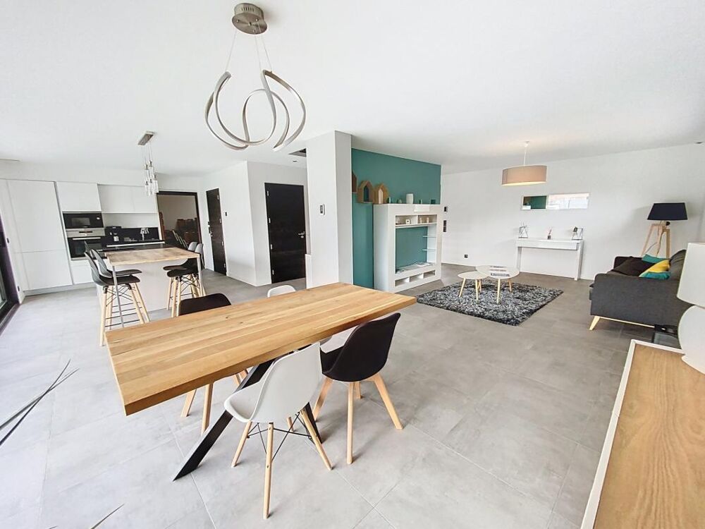 VILLA D'ARCHITECTE BÂTIE SUR 990 M²