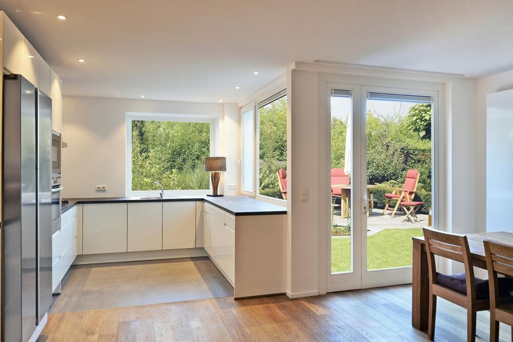 Magnifique appartement 4 pièces avec terrasse et jardin idéalement situé en plein centre du Taillan-Médoc + 2 places de parking