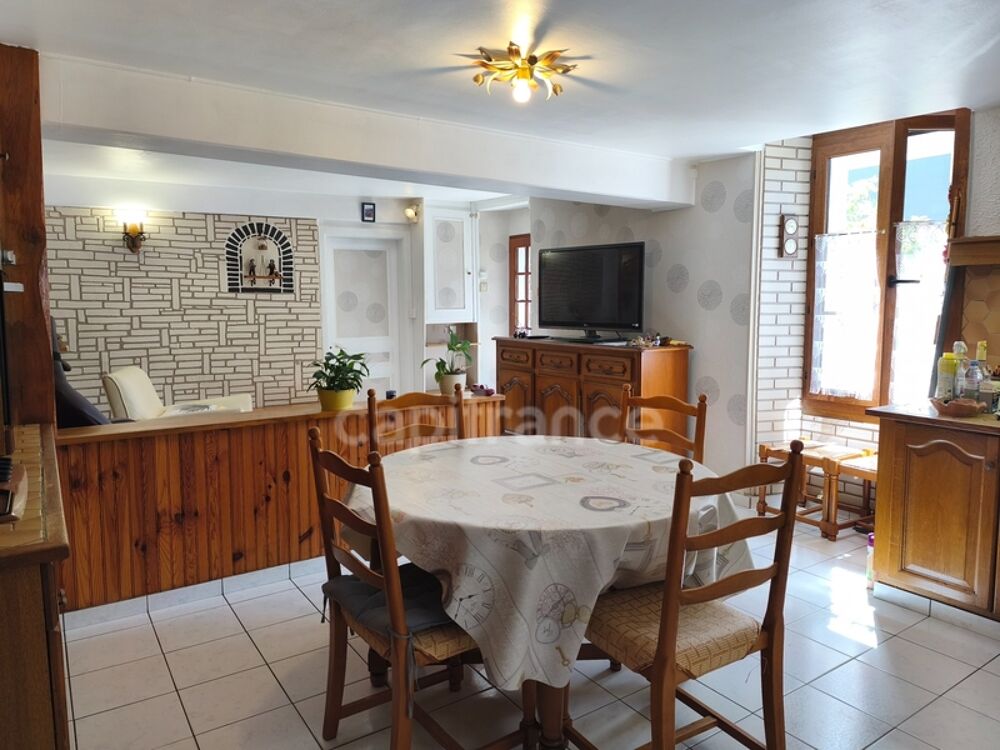 ? MAISON AVEC FORT POTENTIEL  PROCHE CENTRE VILLE DE SÉZANNE
