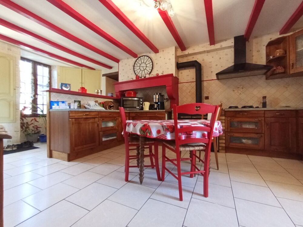 SAIVRES (79) À VENDRE  MAISON DE CARACTÈRE EN PLEINE CAMPAGNE 195 m² -6P- 3249 m² de terrain arboré
