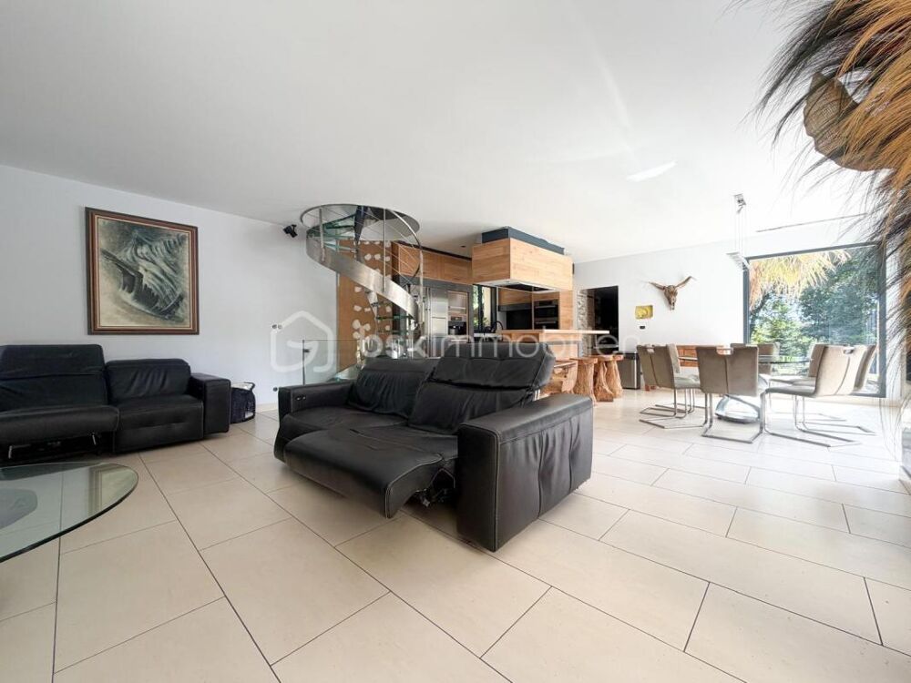 à vendre  Propriété/château Marcoussis (91460)