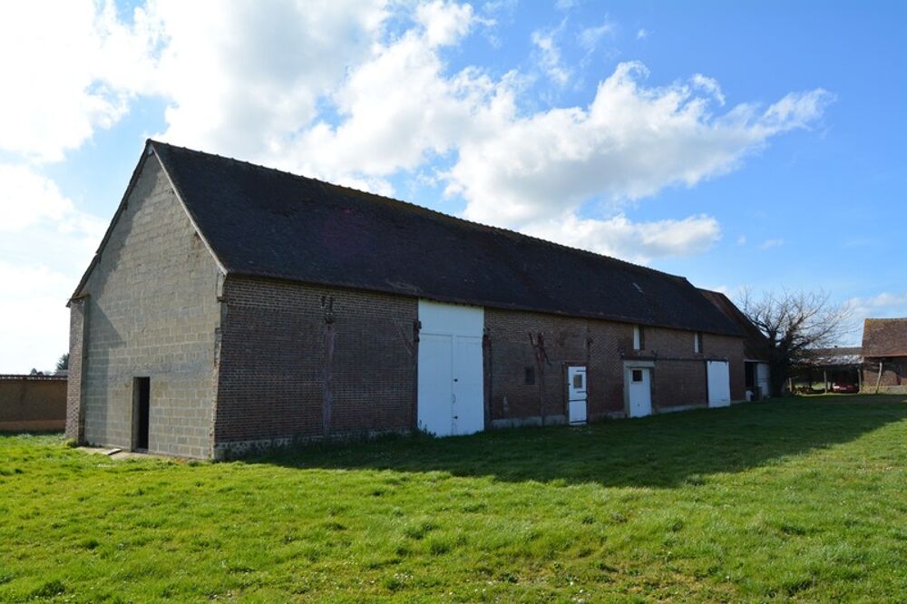 "Opportunité Exceptionnelle : Grange de 540 m² à Rénover, un vaste Espace pour Votre Salon Séjour, Salle de Bain Spa et Salle de