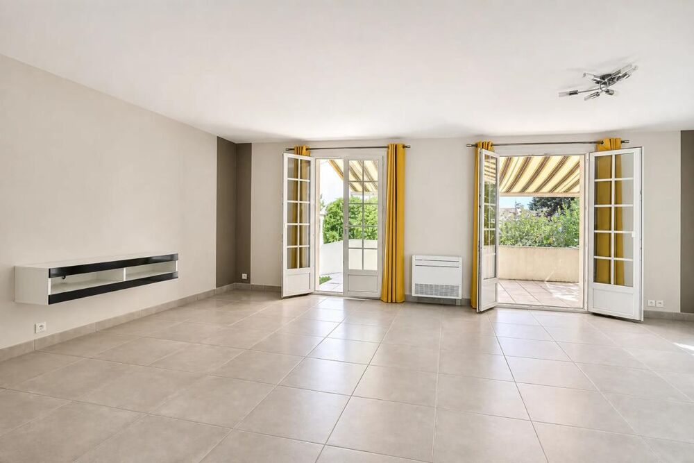 Maison lumineuse avec véranda à L'Houmeau
