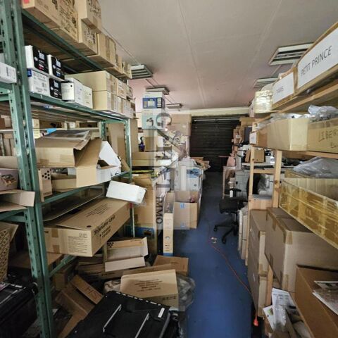   EXCLUSIVITE UN LOCAL D'ACTIVITE DE 350m² / 660 000€ 