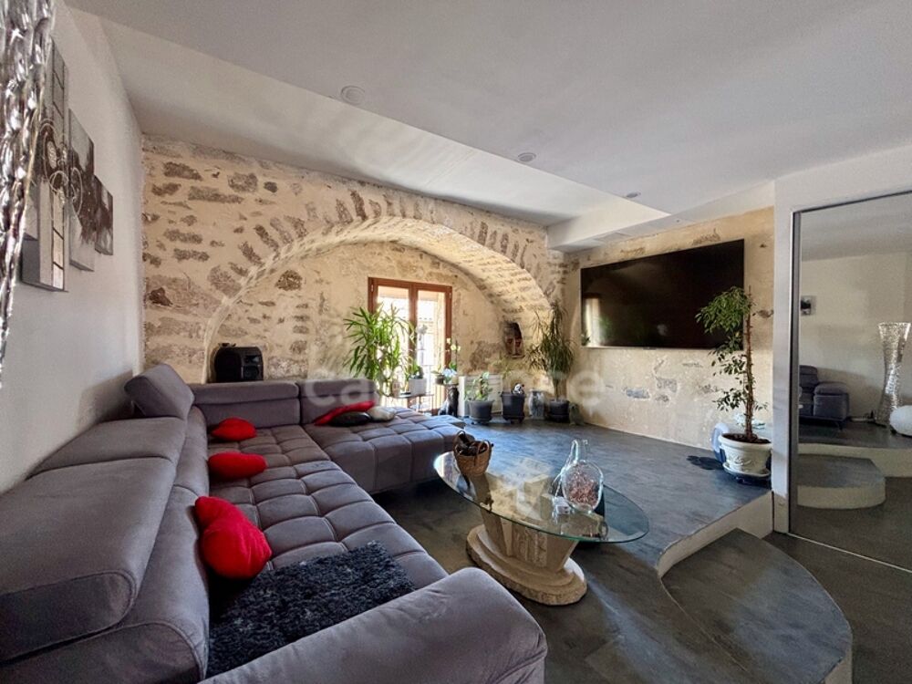 GIGEAN(34), À VENDRE MAISON DE VILLAGE RÉNOVÉE P4, SURFACE TOTALE 126 m2, TERRASSE 10 m2, GARAGE 26 m2, CENTRE VILLE