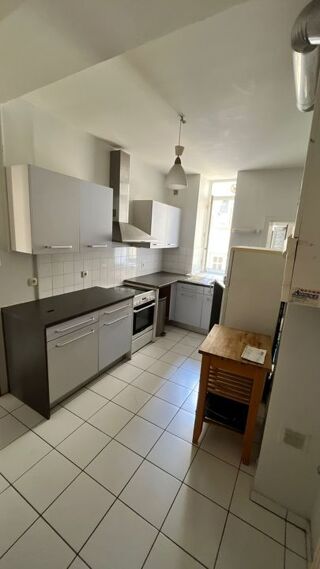  Appartement à louer 3 pièces 94 m²