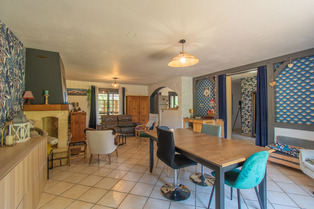 Maison Saint Hilaire De Court 7 pièce(s) 152.06 m2