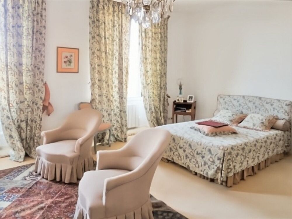 Dpt Vienne (86), à vendre CHATELLERAULT appartement bourgeois T6 de 161,64 m²