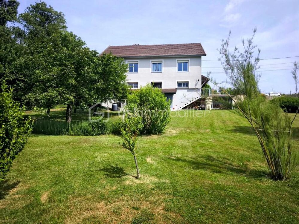 Maison familiale de 142 m² avec terrain arboré de 2 394 m², sous-sol complet et combles aménagés